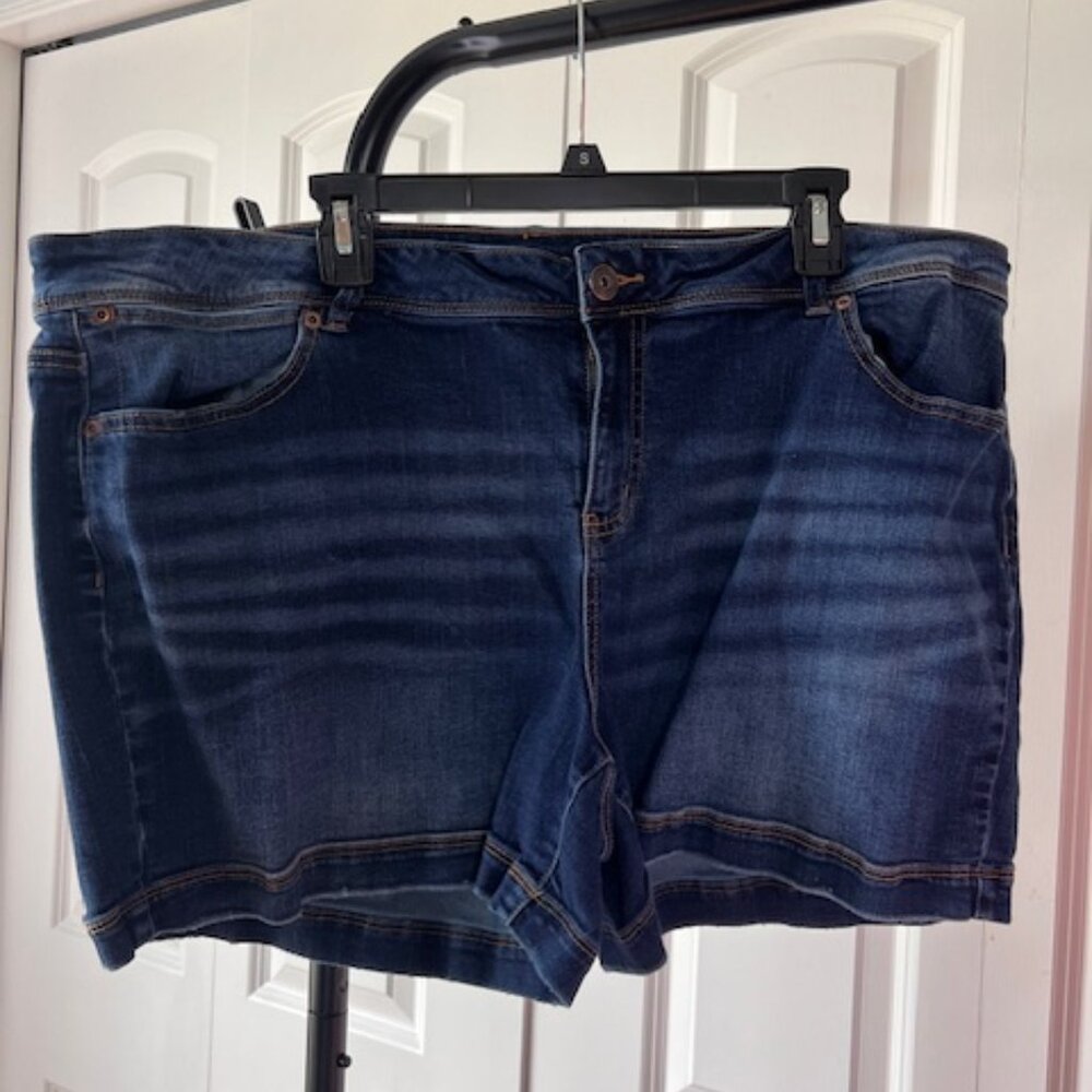 Maurices Denim Shorts Sz 24